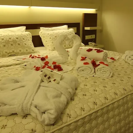 호텔 Royal Bilgic 3*